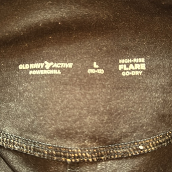 Old Navy Active Flare Leggings - Picture 2 of 13